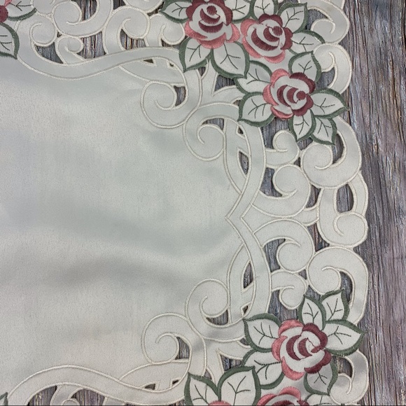 Handmade Embroidered Floral Table Runner - Picture 12 of 14